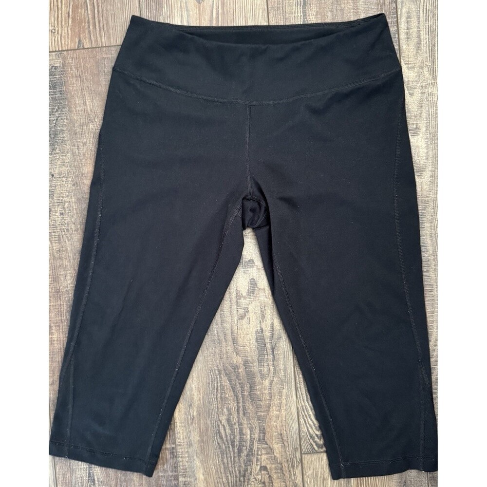 Women’s‎ Zella Black Capris Medium